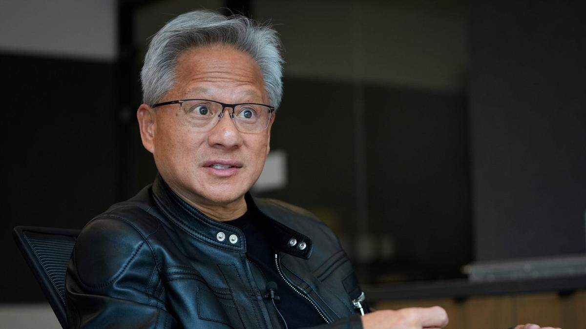 El meteórico ascenso de Nvidia ha disparado la fortuna personal de Jensen Huang a $150,000 millones, convirtiéndolo en una de las personas más ricas del mundo.