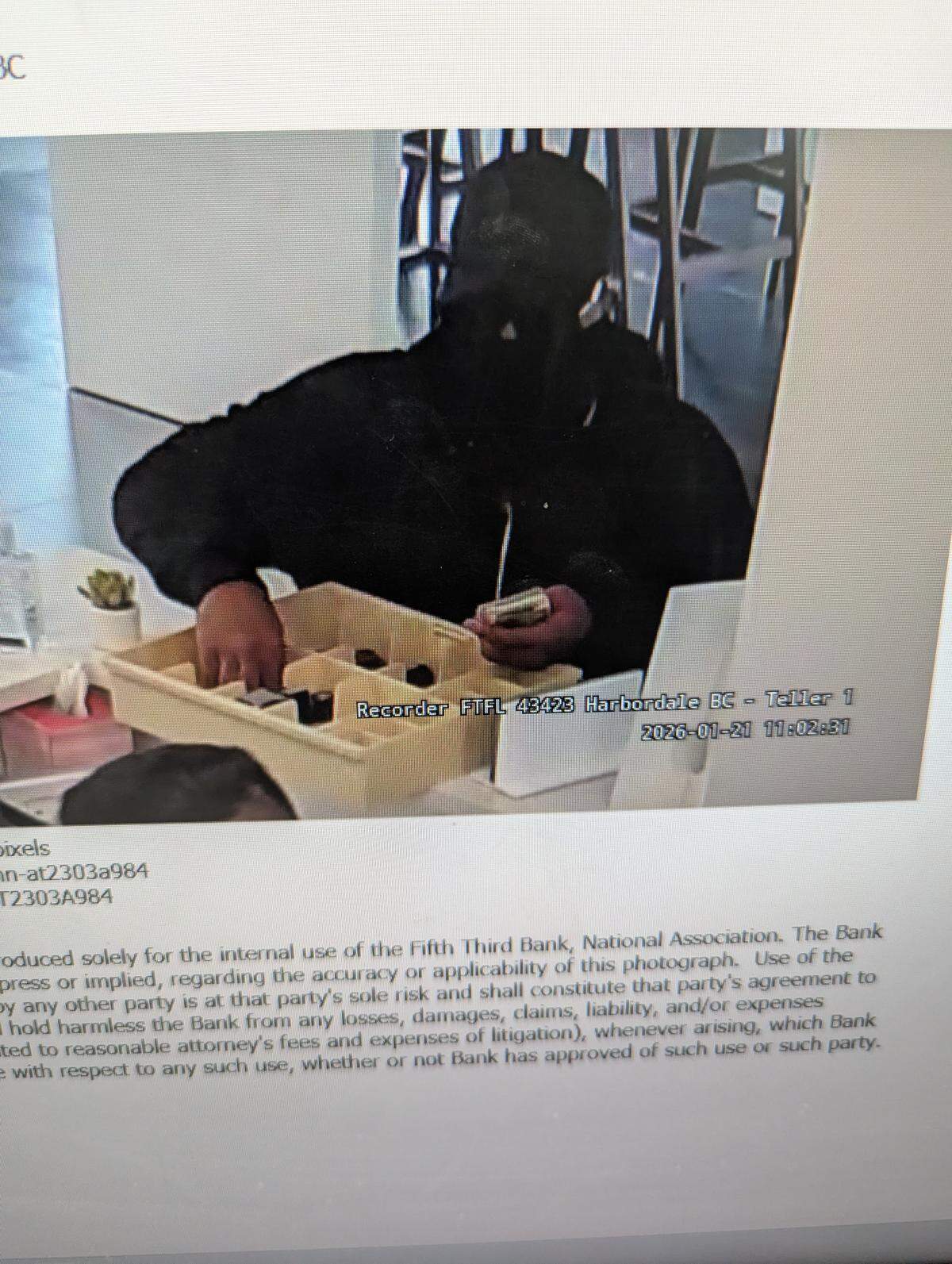 El FBI divulgó las imágenes de un sospechoso de robar un banco en la Ciudad de Fort Lauderdale.
