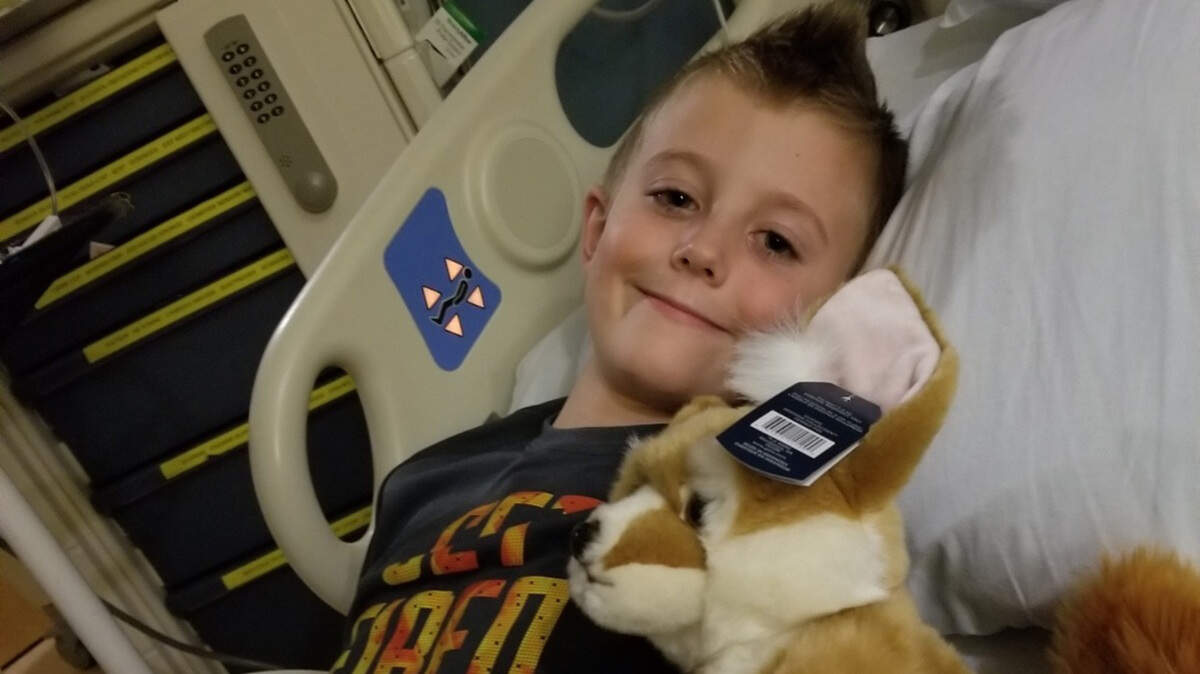 Quinton Hill, de 7 años, perdió el movimiento de un brazo el mes pasado debido a un síndrome misterioso llamado mielitis flácida aguda. Seis niños en Minnesota han sido afectados recientemente.