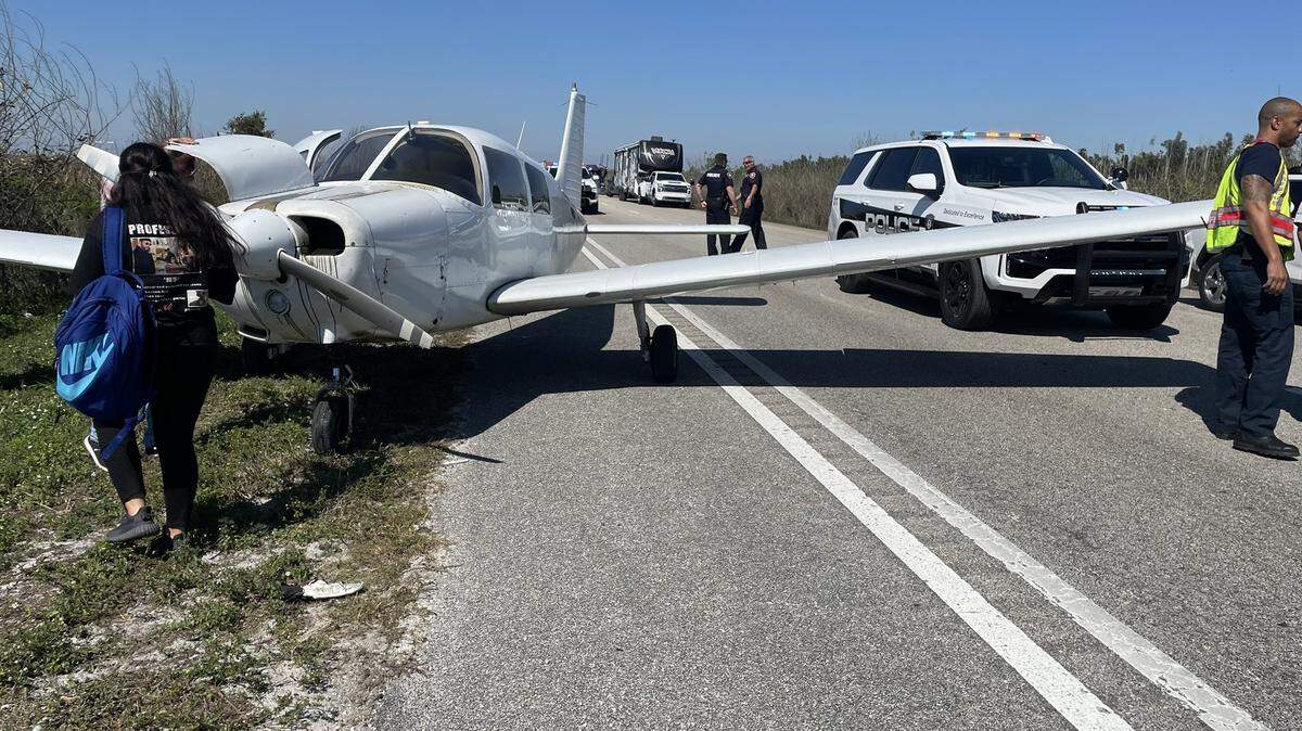 La aeronave aterrizó en los carriles hacia el sur de la US-27 al sur de Pembroke Road, en el Condado Broward, el 28 de febrero de 2023.