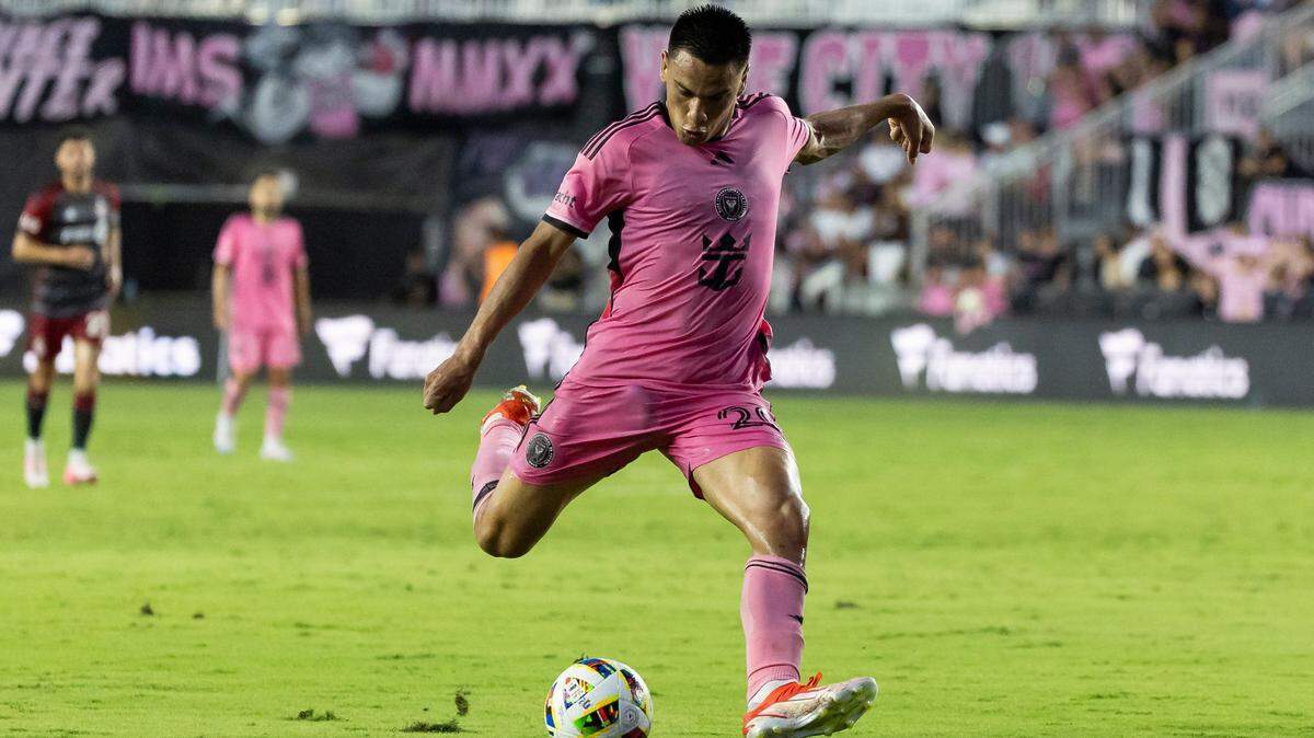 El Inter Miami anunció este martes de forma oficial la transferencia del mediocampista Diego Gómez al Brighton & Hove Albion, de la Premier League inglesa, por una cifra récord que el club no revela, pero algunas fuentes revelan es de $17 millones, una de las más caras en la historia de la MLS.