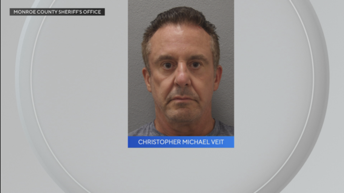 La policía detuvo y acusó a un hombre de Florida por haber retenido a una menor de edad y esconderla en una secadora