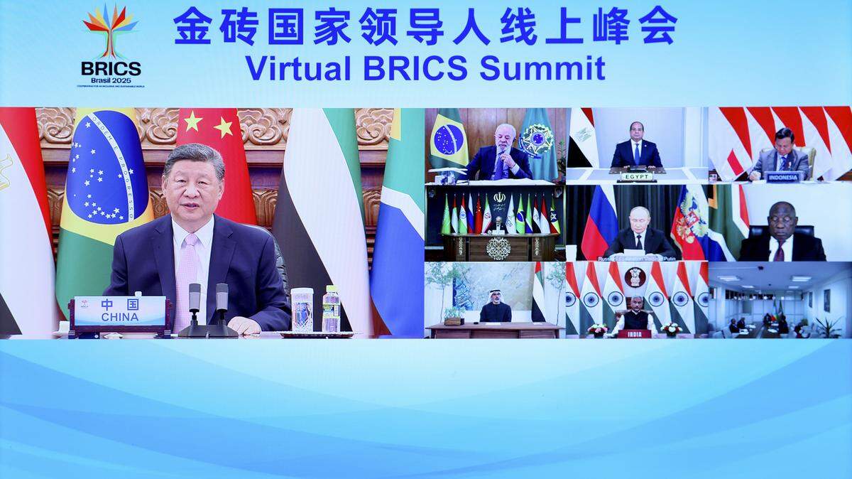 El presidente de China, Xi Jinping, participa en la Cumbre Virtual de los BRICS, el lunes 8 de septiembre de 2025, en Pekín.