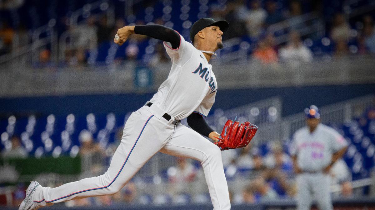 Eury Pérez, quien no gana una decisión en ocho salidas desde que fuera reclamado de las Ligas Menores, lleva cuatro aperturas en fila donde no ha podido desplegar su mejor versión al permitir 17 hits y 10 carreras en apenas 17.1 episodios de faena.