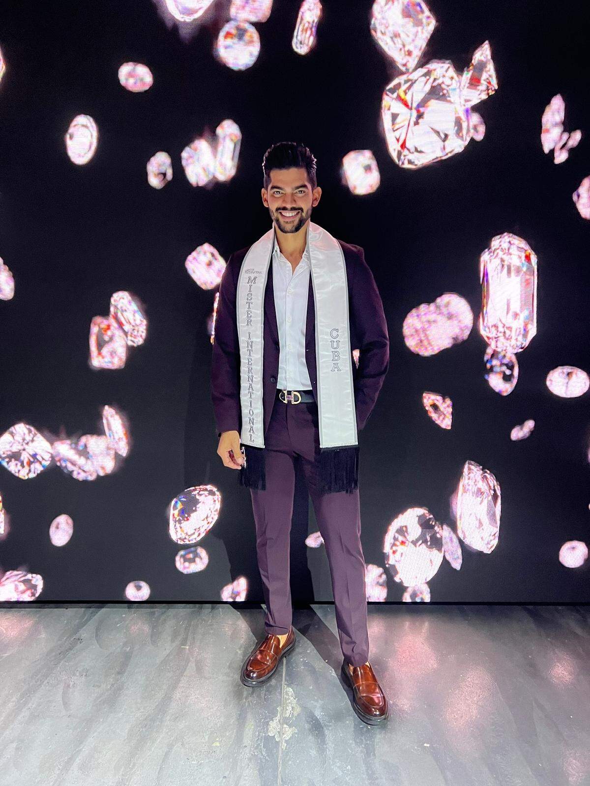 Arias ha participado en varios desfiles como el Miami Fashion Week y modelado para marcas como Cubavera o la diseñadora Rosita Hurtado.