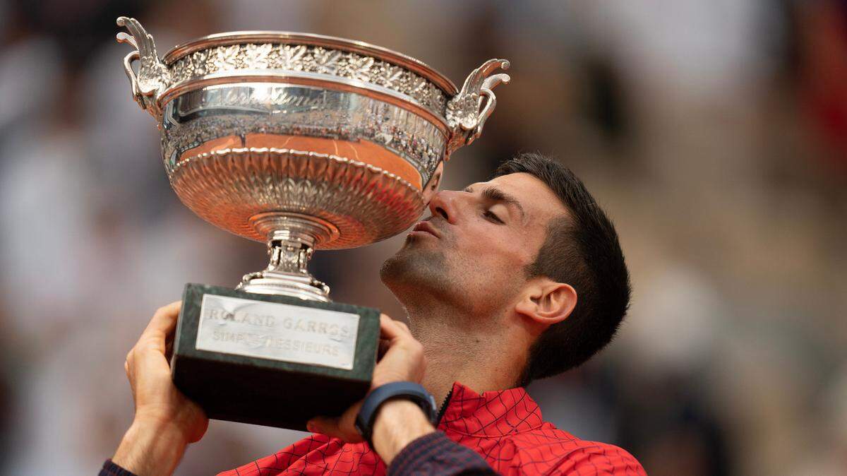 Novak Djokovic conquistó el domingo su 23er título de Grand Slam para quedar como el dueño absoluto del récord en el tenis masculino tras derrotar 7-6 (1), 6-3, 7-5 a Casper Ruud en la final de Roland Garros.