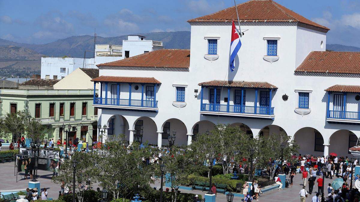 Foto de archivo. La población de Santiago de Cuba sufre intensos apagones, agravados después del paso de dos huracanes por la isla.