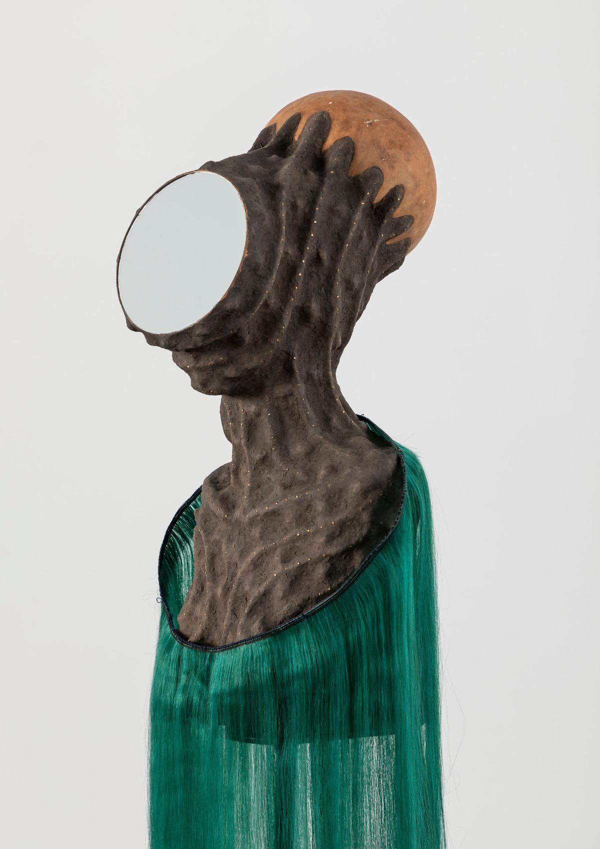 “Mirror Faced I”, de Wangechi Mutu, forma parte de la exhibición “Lux et Veritas” en el NSU Museum of Art.