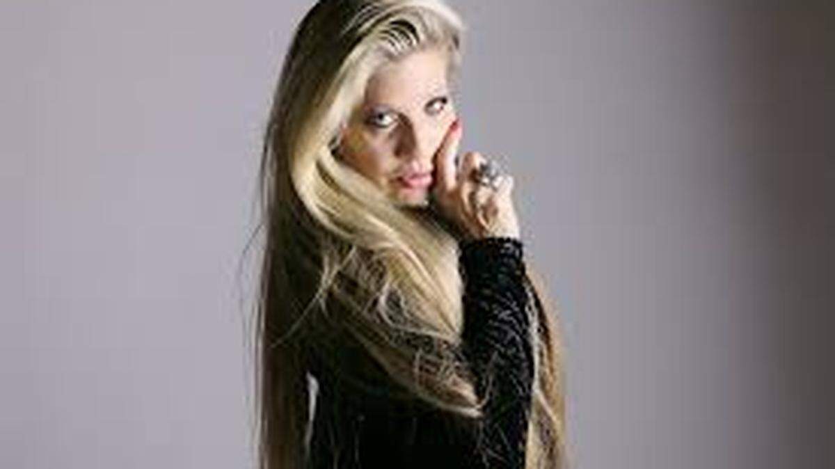 La recordada cantante cubana María Antonieta Fernández se presentará este sábado, 4 de mayo, en el club Alfaro’s Lounge, de La Pequeña Habana.