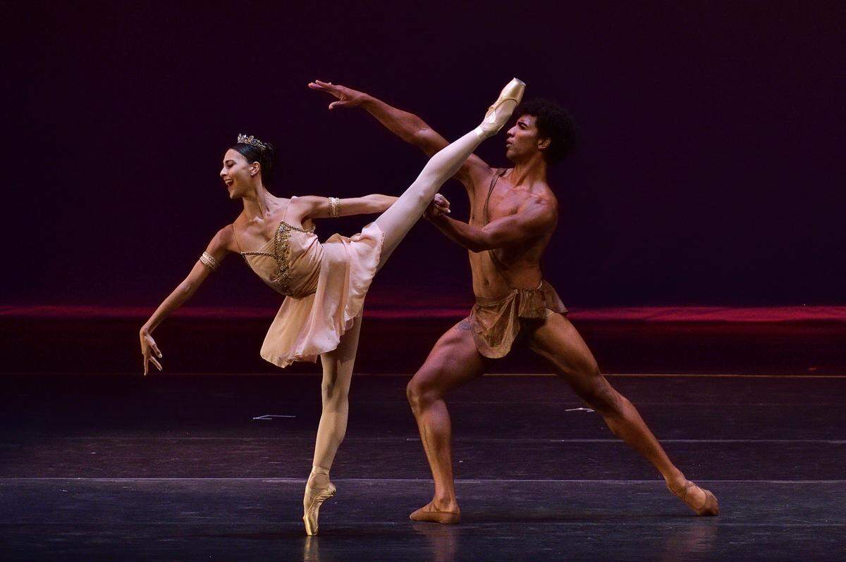 Los bailarines del Washington Ballet, Katherine Barkman y Gian Carlo Pérez, en “Diana y Acteón” de Agripina Vaganova.
