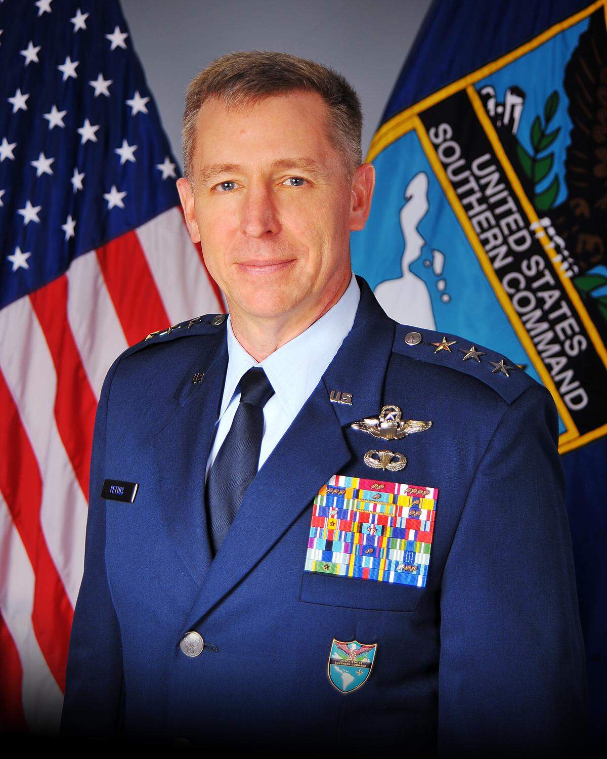 El teniente general de la Fuerza Aérea Evan L. Pettus asumirá el cargo de Comandante del Comando Sur de EEUU.