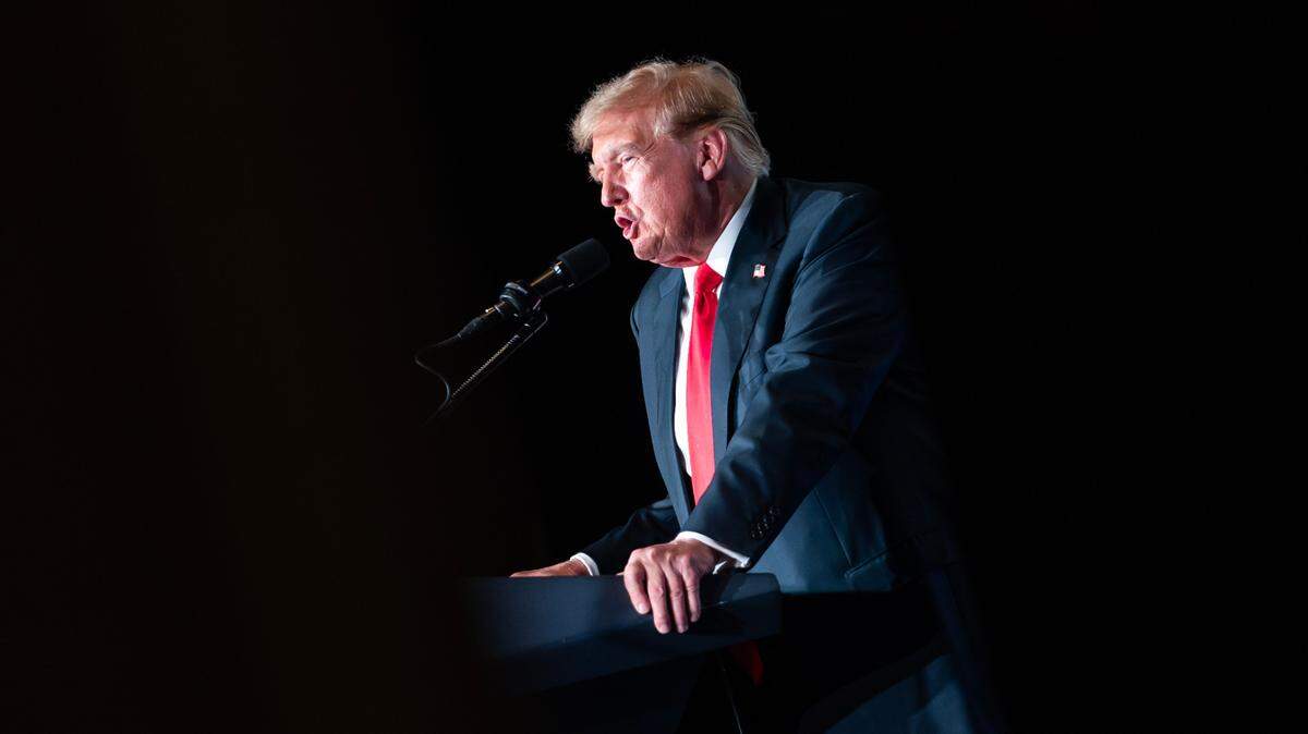 El ex presidente Donald Trump pronuncia comentarios durante la convención nacional Libertarian 2024 en Washington, DC el sábado 25 de mayo de 2024. (Foto de Nathan Howard/Sipa USA)