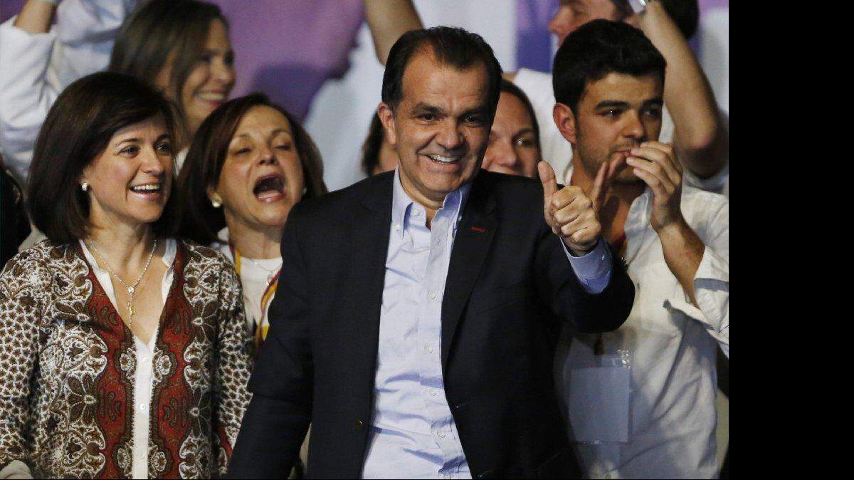 El excandidato presidencial uribista, Óscar Iván Zuluaga, informó este viernes, 31 de julio de 2015, que padece de cáncer de próstata y que se someterá el sábado a una intervención quirúrgica en la capital colombiana.
