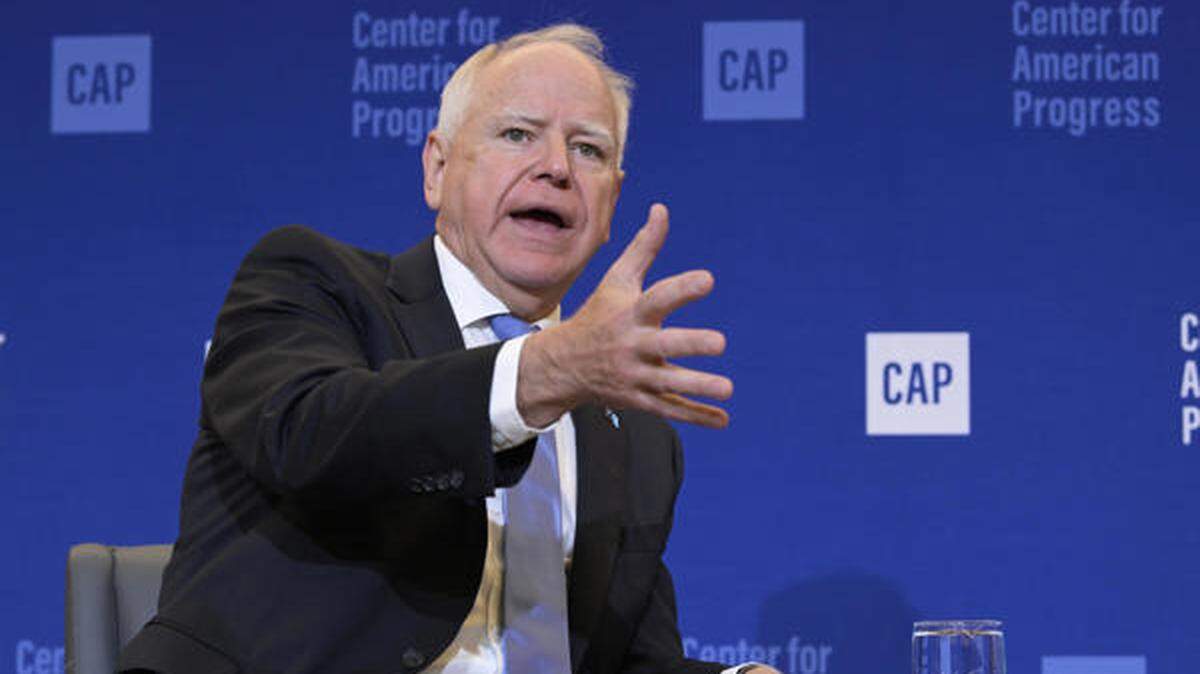 El gobernador de Minesota y candidato vicepresidencial demócrata en las pasadas elecciones, Tim Walz, habla durante reunión este viernes, en Washington. Walz dijo que el desfile militar convocado por el presidente, Donald Trump, con motivo del 250 aniversario del Ejército y su cumpleaños 79 es algo que parece propio de Pionyang. Melissa Hortman legisladora demócrata y su marido fueron asesinados este sábado en Minesota (EE.UU.) en lo que parece ser “un asesinato por motivos políticos”, según informó el gobernador del estado, Tim Walz.