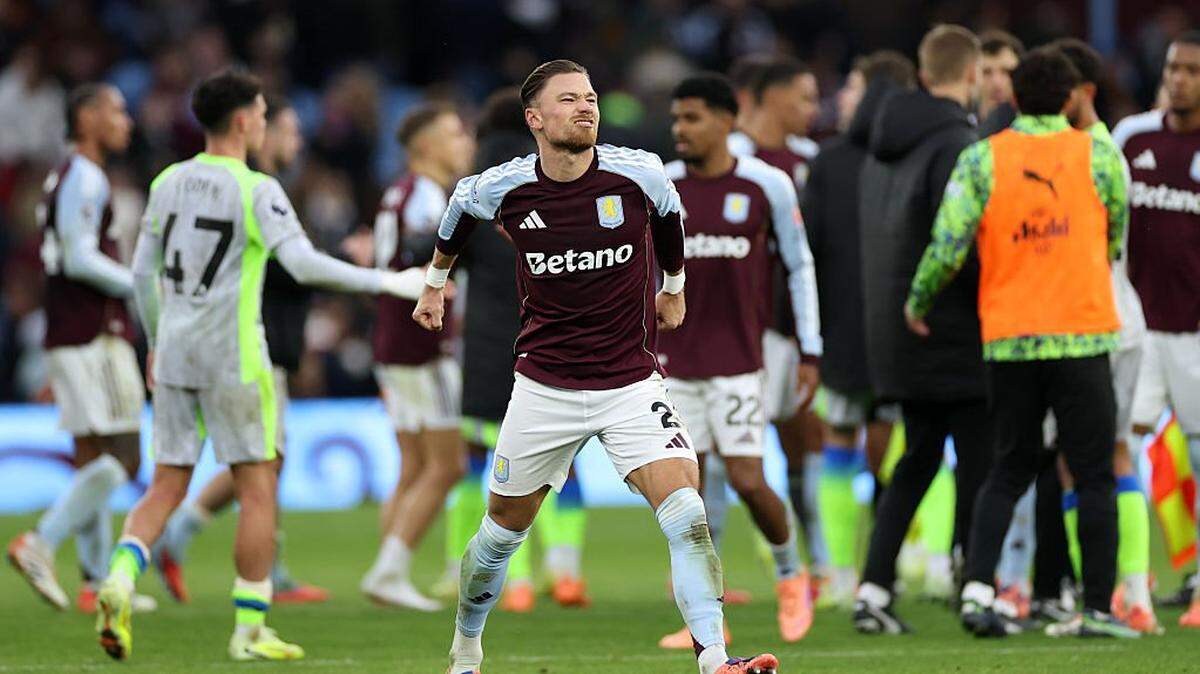 BIRMINGHAM, ENGLAND - OCTOBER 26: Matty Cash of Aston Villa celebrates victory following the Premier League match between Aston Villa and Manchester City at Villa Park on October 26, 2025 in Birmingham, England. (Photo by Dan Mullan/Getty Images)