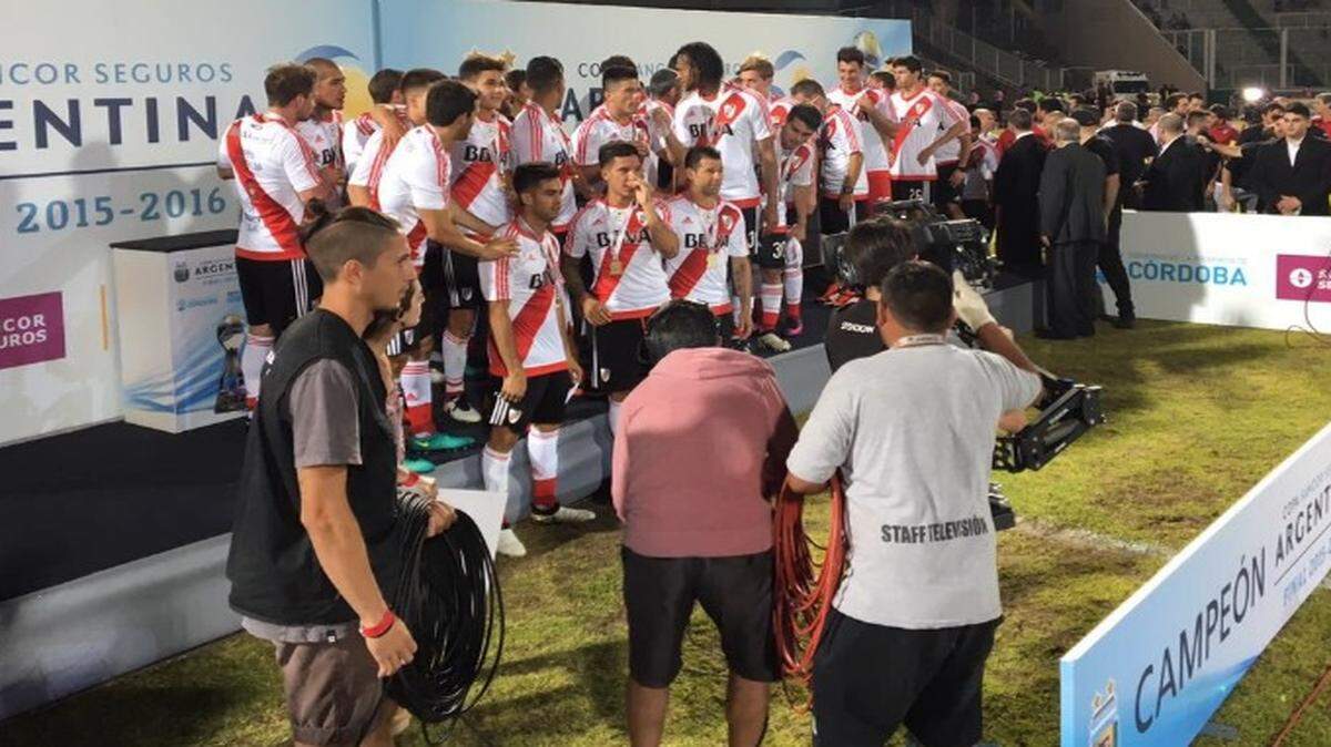 River Plate conquistó la Copa Argentina y se clasificó a la Copa Libertadores de América-2017 al ganarle 4-3 a Rosario Central, en una emotiva final que se disputó el 15 de diciembre del 2016 en el estadio Mario Alberto Kempes, en la ciudad central de Córdoba.