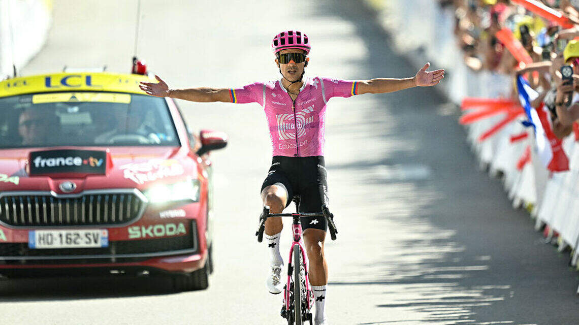 Tour de Francia: ecuatoriano Carapaz gana la etapa 18 y Pogacar sigue al frente de la clasificación