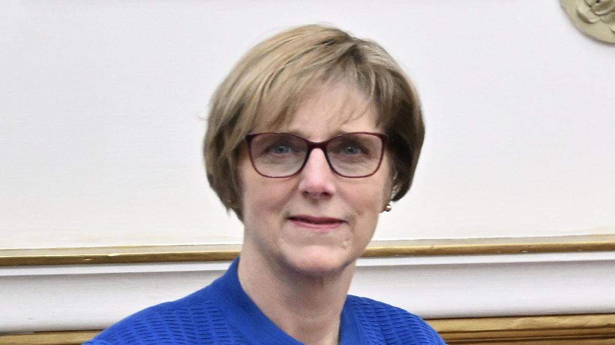 La jefa de la misión diplomática de Estados Unidos para Venezuela, Laura Farnsworth Dogu, es vista durante una reunión entre el secretario de Energía de EE.UU., Chris Wright (fuera de cuadro), y la presidenta encargada de Venezuela, Delcy Rodríguez (fuera de cuadro), en el Palacio Presidencial de Miraflores, en Caracas, el 11 de febrero de 2026.