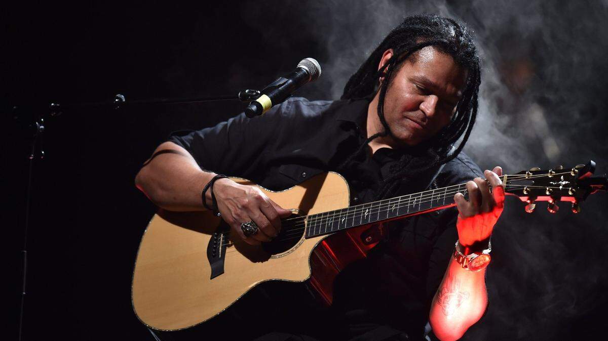El cantante y compositor cubano Amaury Gutiérrez ofrecerá un concierto para animar la noche del Real Café Miami.
