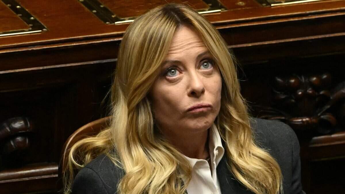 La primera ministra de Italia, Giorgia Meloni, aparece en la Cámara de Diputados del Parlamento italiano, en Roma, el 9 de abril de 2026.