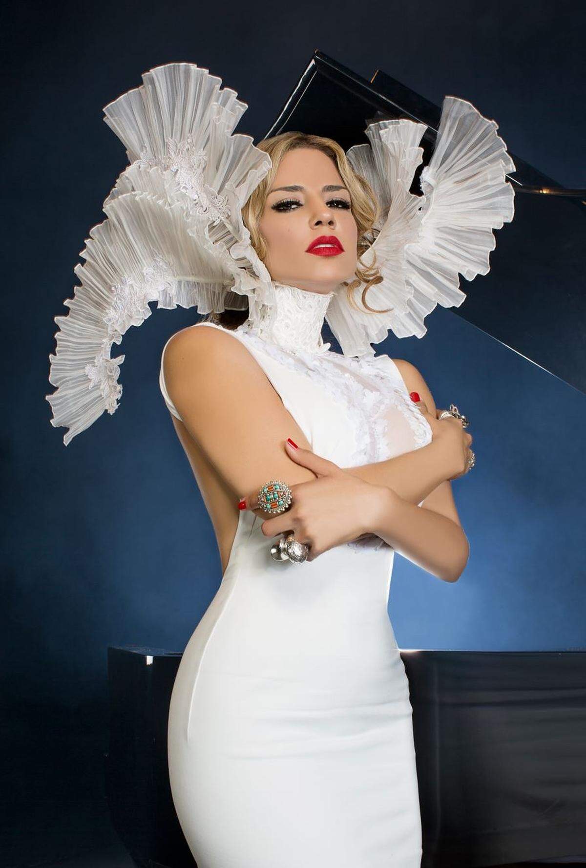  “Creo que me transformo en el escenario y me siento cómoda ahí, me crezco, porque en la vida real sigo siendo un poco tímida”, confiesa Lena. 