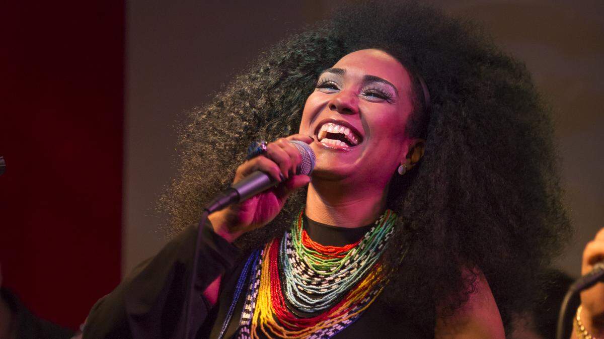 La cantante Aymée Nuviola, quien nació en Cuba y ahora vive en Miami, se presentará la noche inaugural del festival artístico cubano en el Kennedy Center, en Washington, el 8 de mayo.