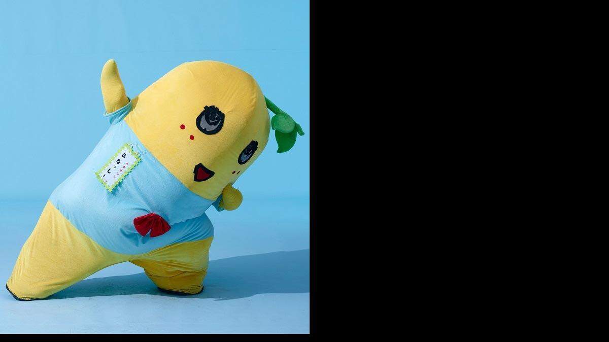 Su imagen se estampa en productos como bebidas, bolígrafos, toallas o peluches.