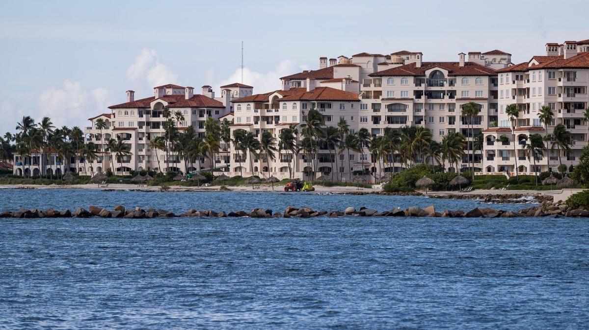 Una vista de Fisher Island desde South Pointe Park, el miércoles 12 de octubre de 2022 en Miami Beach, Florida.