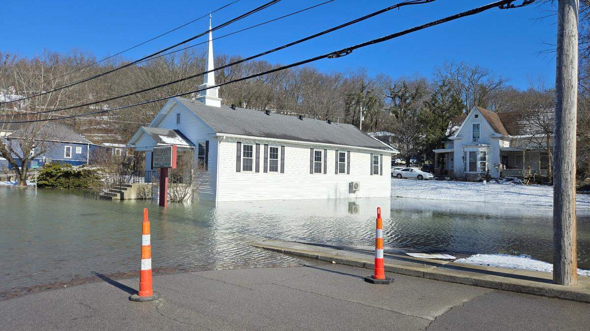 Foto tomada el 17 de febrero de 2025 que muestra un área inundada en Frankfort, Kentucky, Estados Unidos. El número de muertos por las inundaciones provocadas por el clima severo en el estado de Kentucky, en el medio oeste de EEUU, aumentó a 11, informó el gobernador de Kentucky, Andy Beshear, en una conferencia de prensa el lunes.