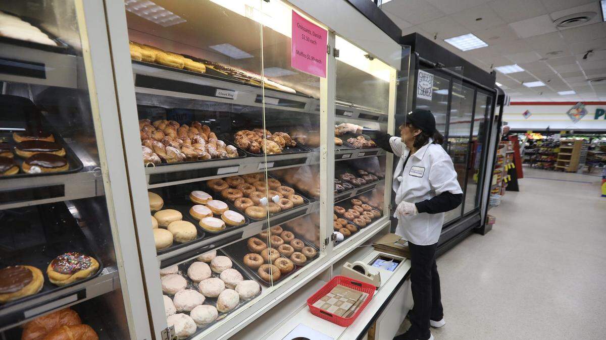 Foto de archivo. El mercado laboral de Estados Unidos se mantiene sólido en general, pero los recientes despidos en empresas de tecnología y medios de comunicación, así como los pronósticos de que pudiese ocurrir una recesión más adelante en el año, han generado preocupación en torno a la seguridad laboral.
