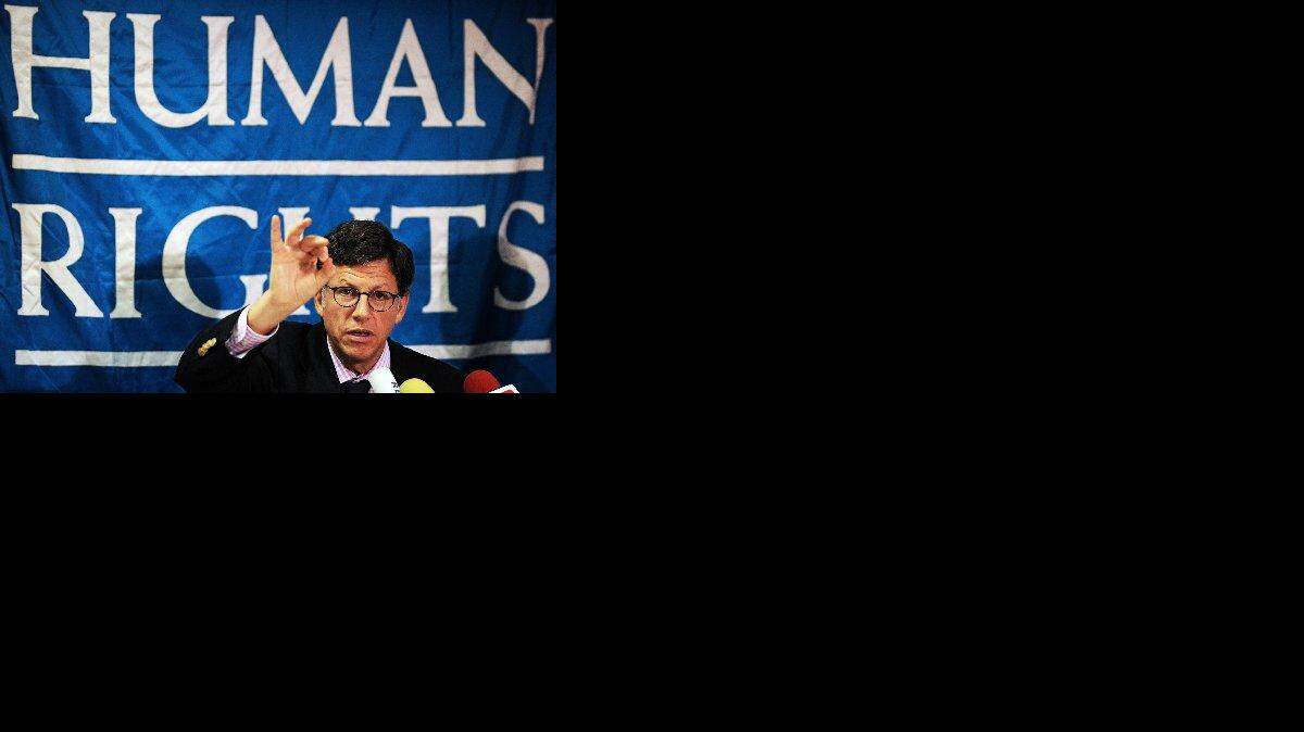 El director de Human Rights Watch para las Américas, José Miguel Vivanco, habla durante una conferencia de prensa en Caracas, en el 2008.