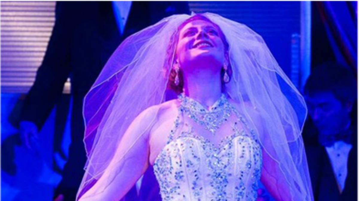 La mezzosoprano Megan Berti en el rol titular de Angelina.