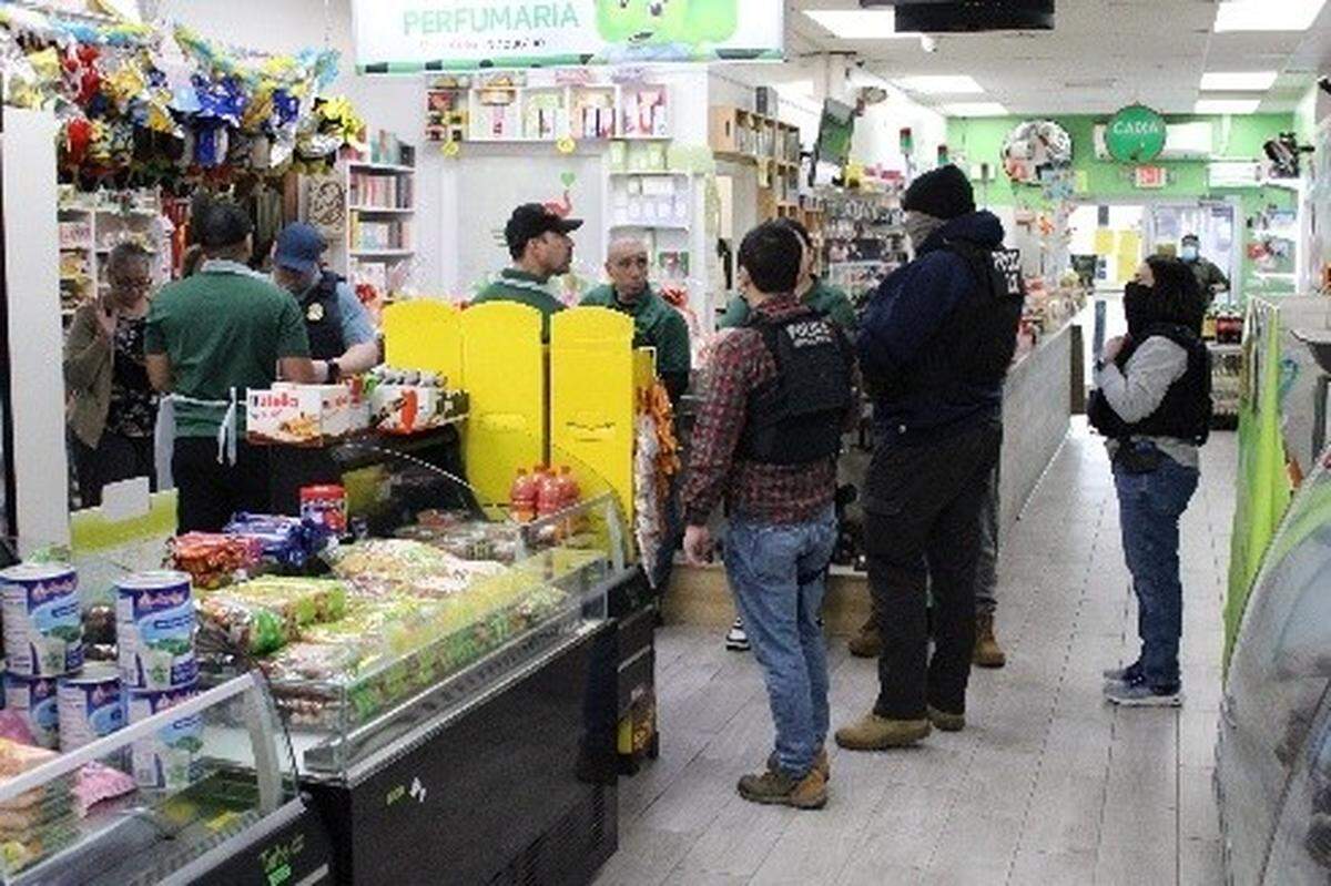ICE realizó un operativo de control migratorio en una empresa en Filadelfia que resultó en el de cuatro ciudadanos brasileños que no tenian estatus migratorio legal.