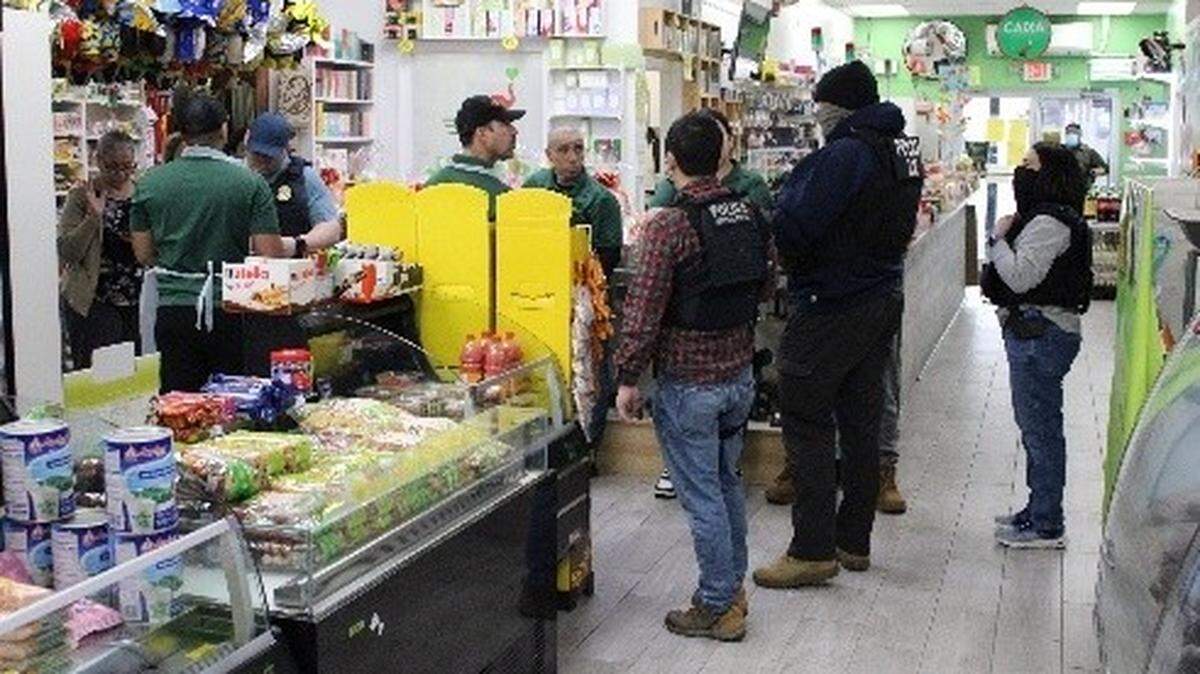 ICE realizó un operativo de control migratorio en una empresa en Filadelfia que resultó en el de cuatro ciudadanos brasileños que no tenian estatus migratorio legal.