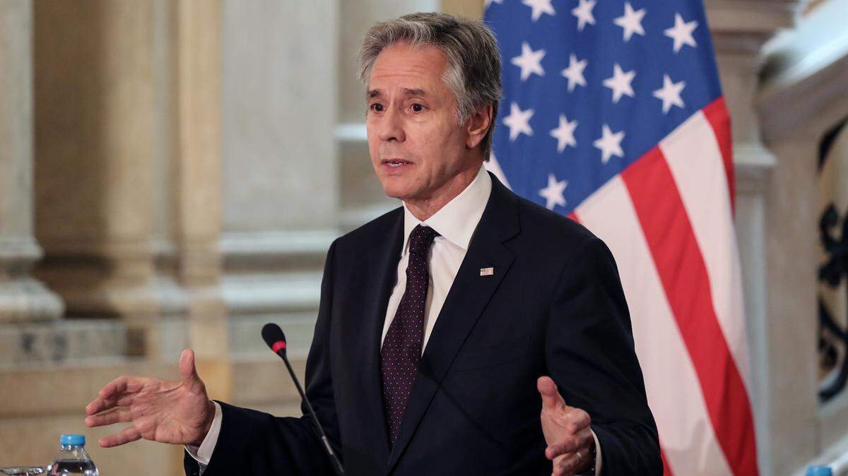 El secretario de Estado de Estados Unidos, Antony Blinken, da una conferencia de prensa el 18 de septiembre de 2024 durante su visita a El Cairo, Egipto.