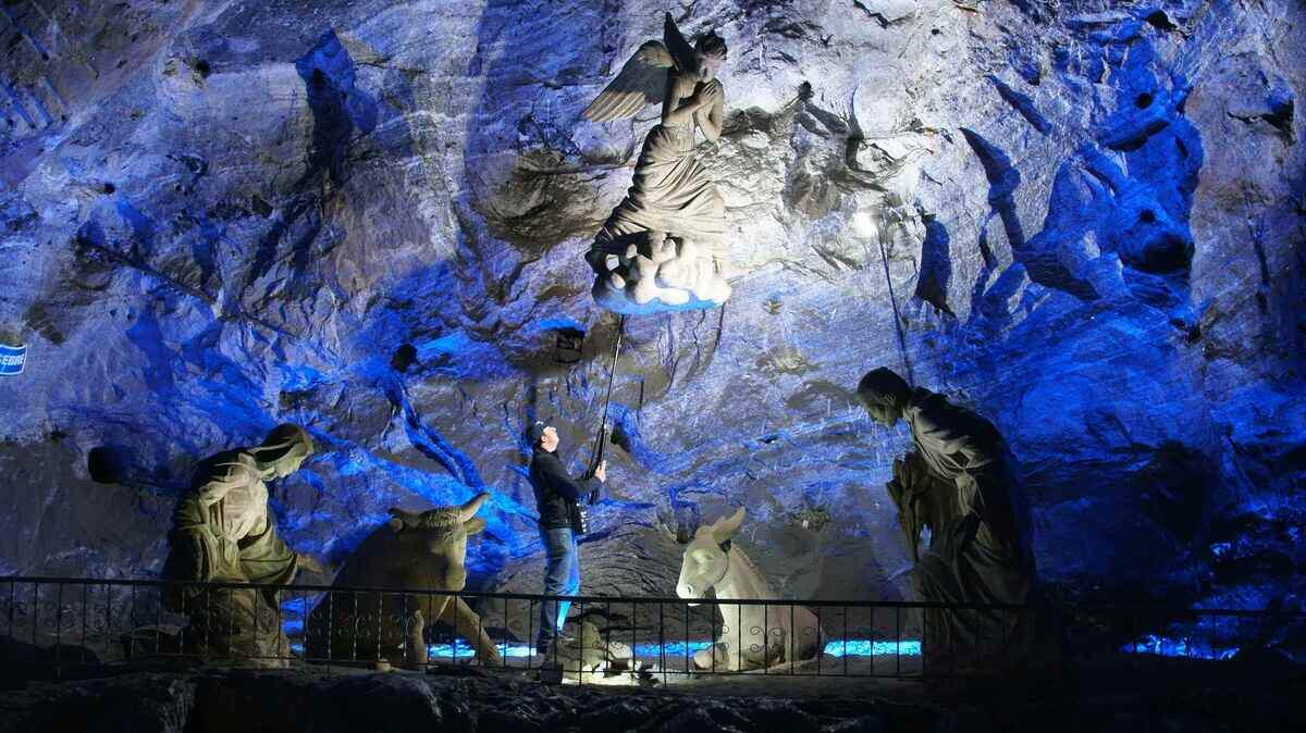 Ludovico Consorti, artista italiano creador del pesebre, logró en 1950 plasmar la belleza y naturalidad del nacimiento del Niño Jesús de una forma inigualable, acompañado de la figura de la Virgen María, San José y el Arcángel Gabriel.