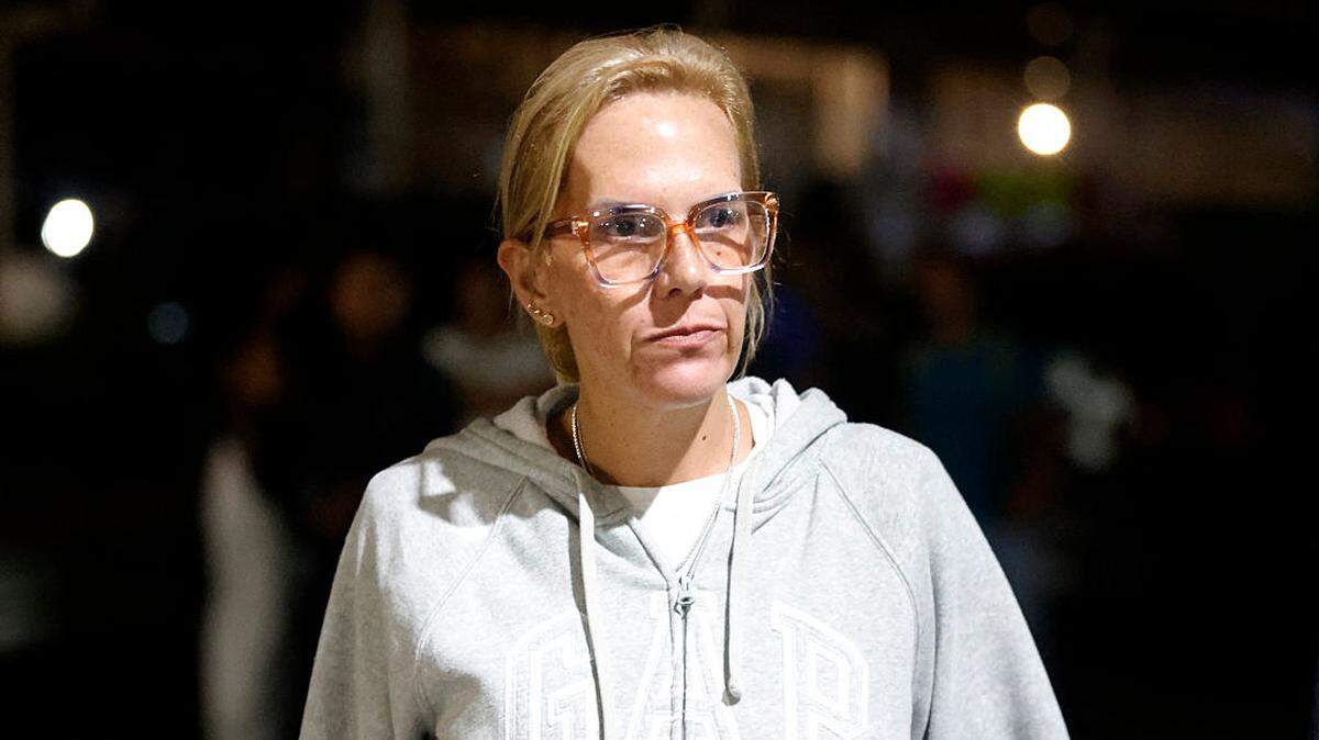 Mariana González denunció este lunes que ha sido víctima de lo que definió como extorsión por parte de personas que aseguró le advirtieron que debía obligar a su padre a renunciar a su lucha a cambio de la liberación de su esposo, Rafael Tudares, detenido desde enero de 2025.