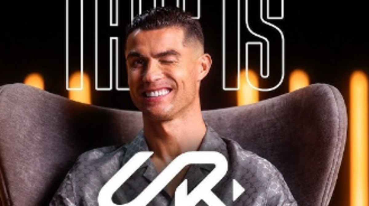 El canal de Cristiano Ronaldo, actual jugador del Al-Nassr y ganador de cinco Balones de Oro, ‘UR Cristiano’ batió récords en Youtube al haber conseguido un millón de suscriptores en 90 minutos, los diez millones en 11 horas y media y más de 20 millones en un día, y en apenas un mes ya roza los 65 millones de suscriptores.