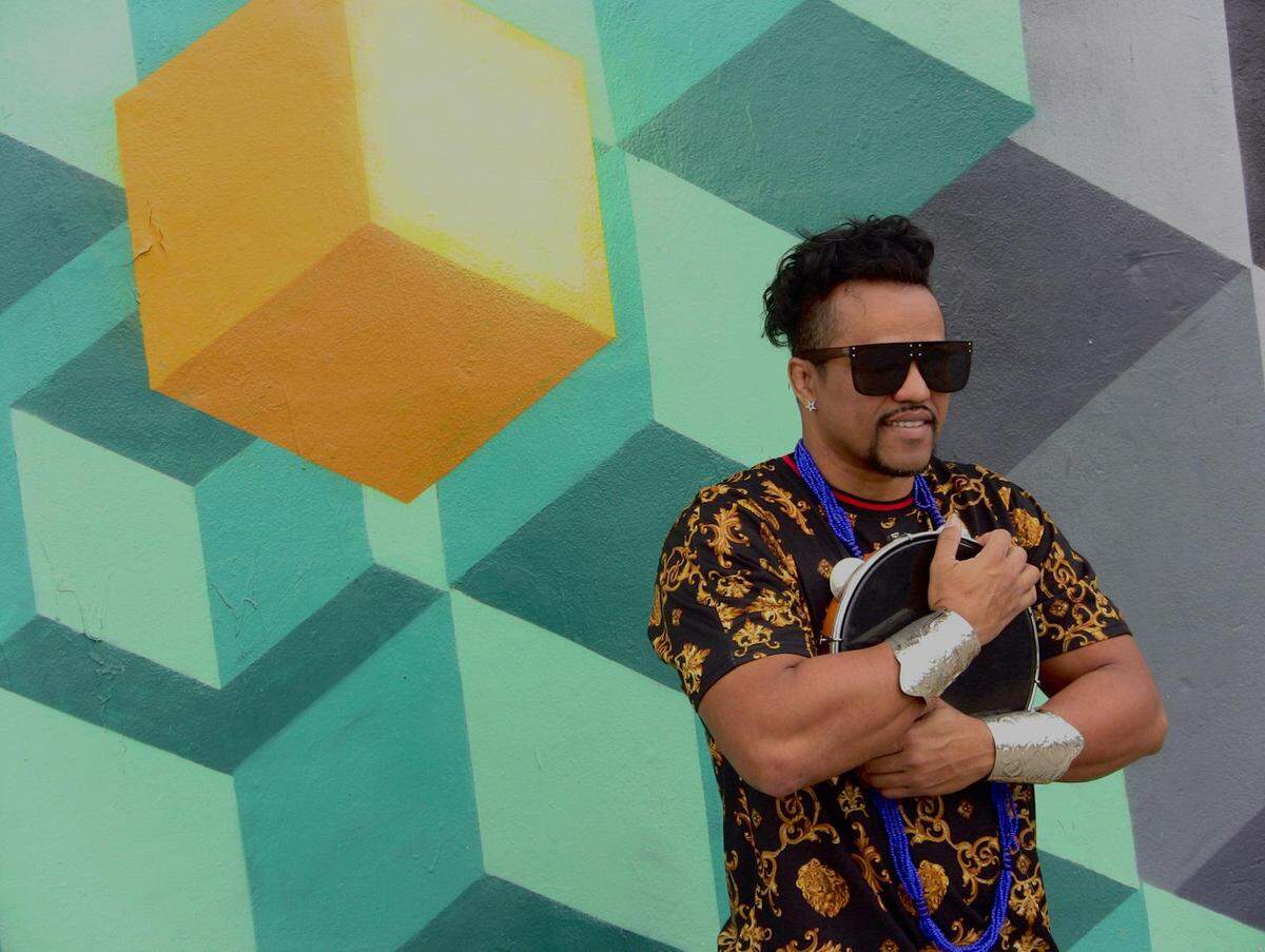 El multifacético músico brasileño Indio Jackson presentará su conjunto Batuká.