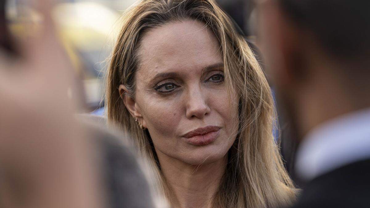 RAFAH, EGYPT - JANUARY 2: American actress and filmmaker Angelina Jolie inspects the Rafah border crossing between Egypt and the Gaza Strip on January 2, 2026 in Rafah, Egypt. Egypt's border with the Gaza Strip is a vital corridor for aid delivery to the Palestinian territory, although crossings remain closed to civilian traffic except occasional medical evacuations. (Photo by Ali Moustafa/Getty Images)