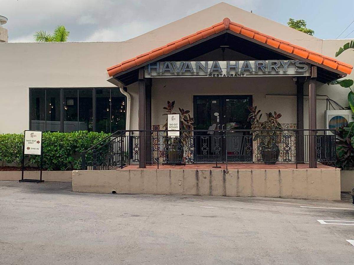 Cierran el restaurante Havana Harry’s, ubicado en el 4612 LeJeune Road, en Coral Gables, por la gran cantidad de cucarachas que se encontraron. 