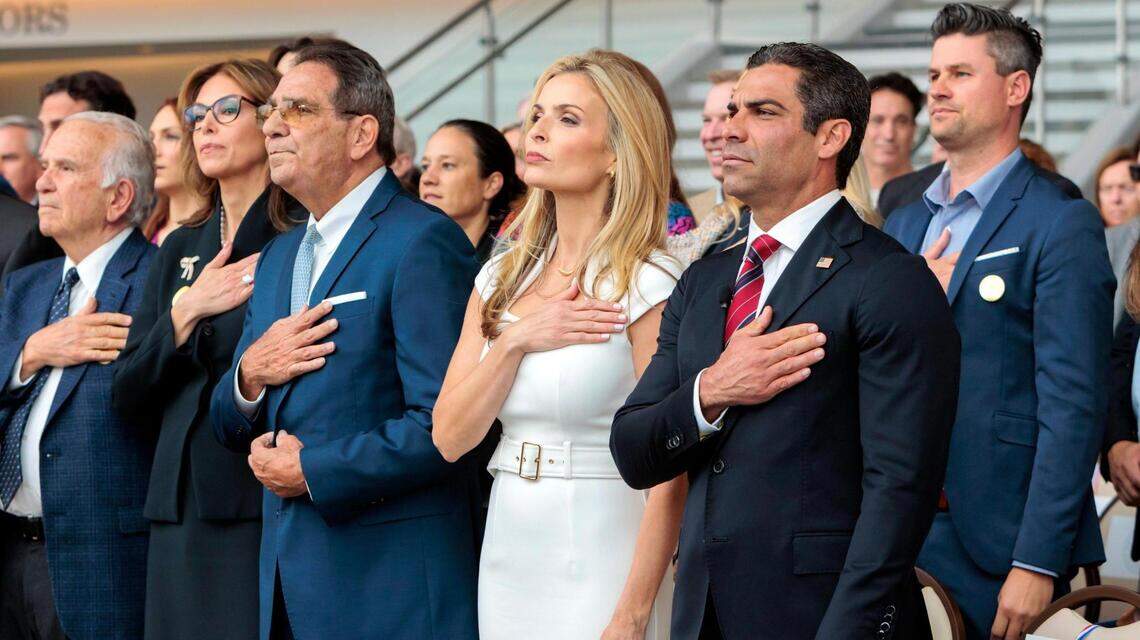 Mayor Suarez surveys southern border, huddles with Fox radio host, trumpets Miami