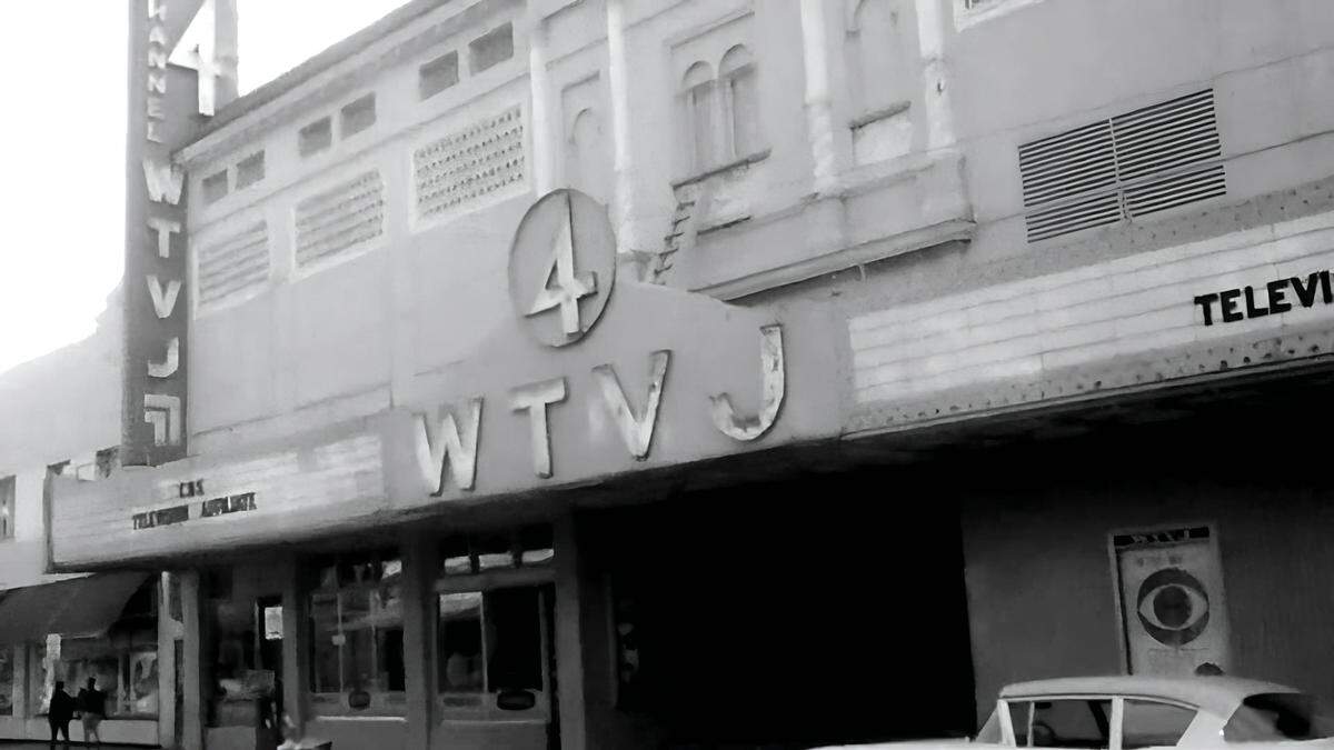The Louies, una iniciativa para apoyar a cineastas de Miami, rinde homenaje a Louis Wolfson II, cuya familia fundó la compañía de salas de cine Wometco Enterprises y la primera estación de televisión de Miami, WTVJ (hoy canal 6) en 1949.
