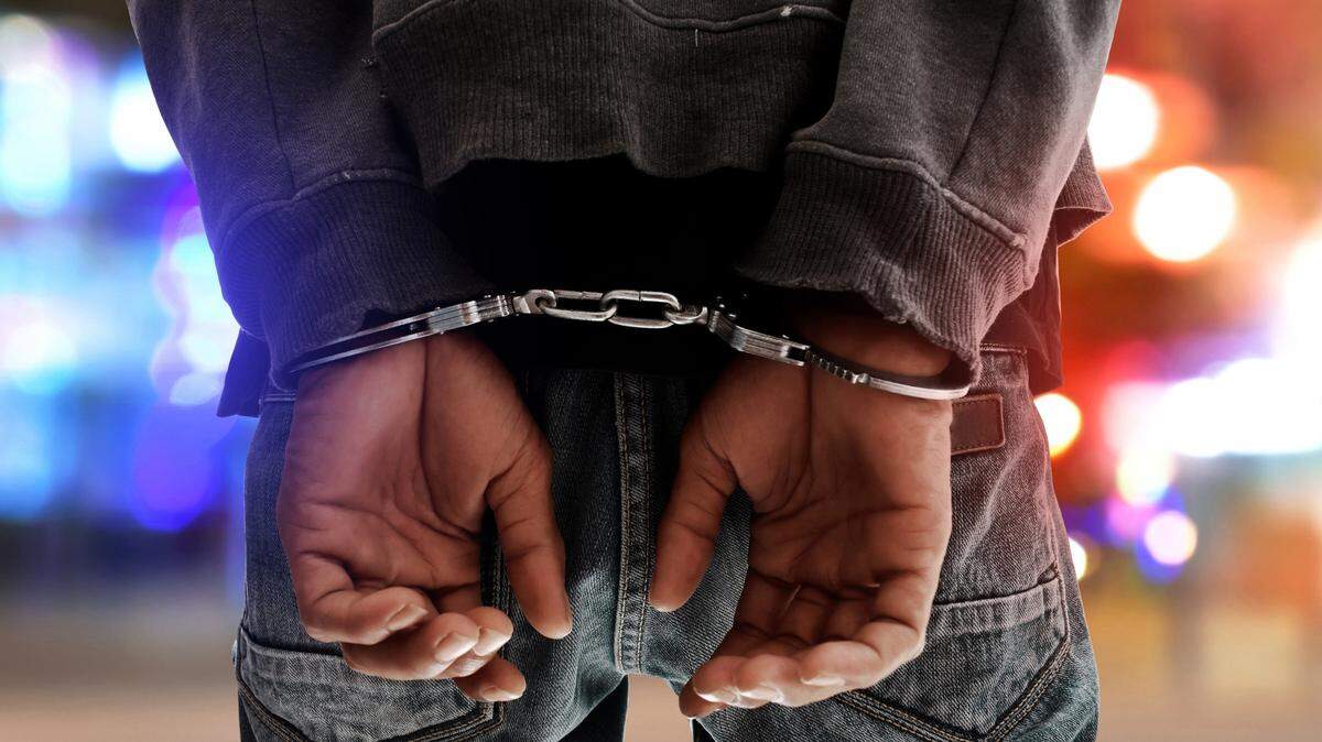La policía cubana detuvo al presunto autor del asesinato múltiple de cuatro personas -entre ellas, un niño de 4 años y un adolescente de 17- ocurrido el fin de semana en el poblado de Ceballos (Ciego de Ávila, centro).