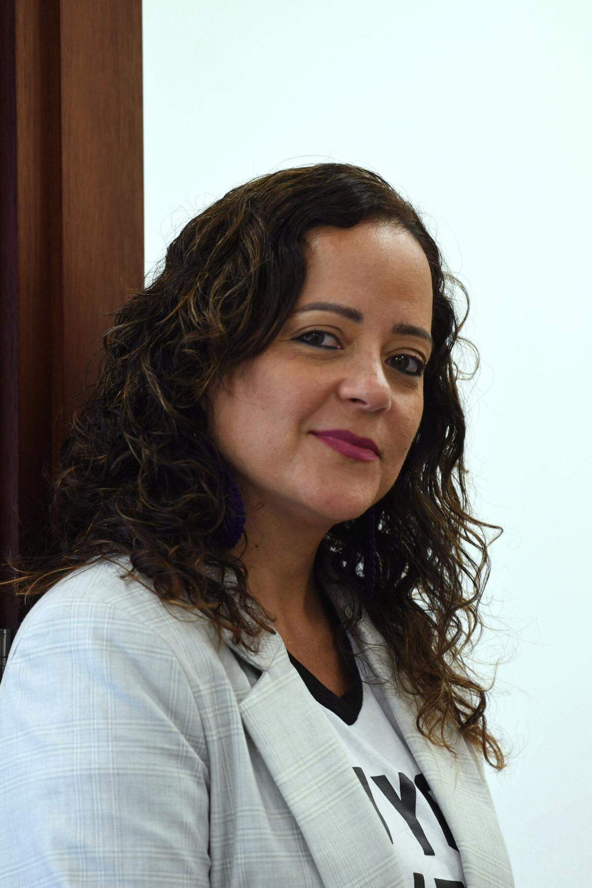 17-JUNIO-2022 ENTREVISTA A MARI MARI NARVAEZ (DIRECTORA EJECUTIVA DE KILOMETRO 0) PARA HISTORIA SOBRE LA VIOLENCIA MACHISTA EN EL NEGOCIADO DE LA POLICIA DE PR. FOTO/ANA MARIA ABRUÑA REYES