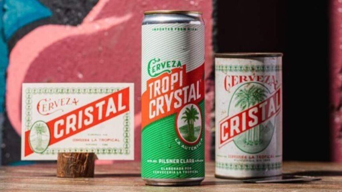 Descendientes de la familia fundadora de Cervecería La Tropical, creada en 1888 en La Habana, Cuba, celebran este miércoles en Miami el relanzamiento de la icónica cerveza Crystal, tras ganar una batalla legal contra una empresa estadounidense que les permitió recuperar la marca original. La cerveza Cristal ha sido la preferida de los consumidores de la isla caribeña debido a su sabor, textura espumosa y ligera, cualidades que la hacen muy agradable al paladar.