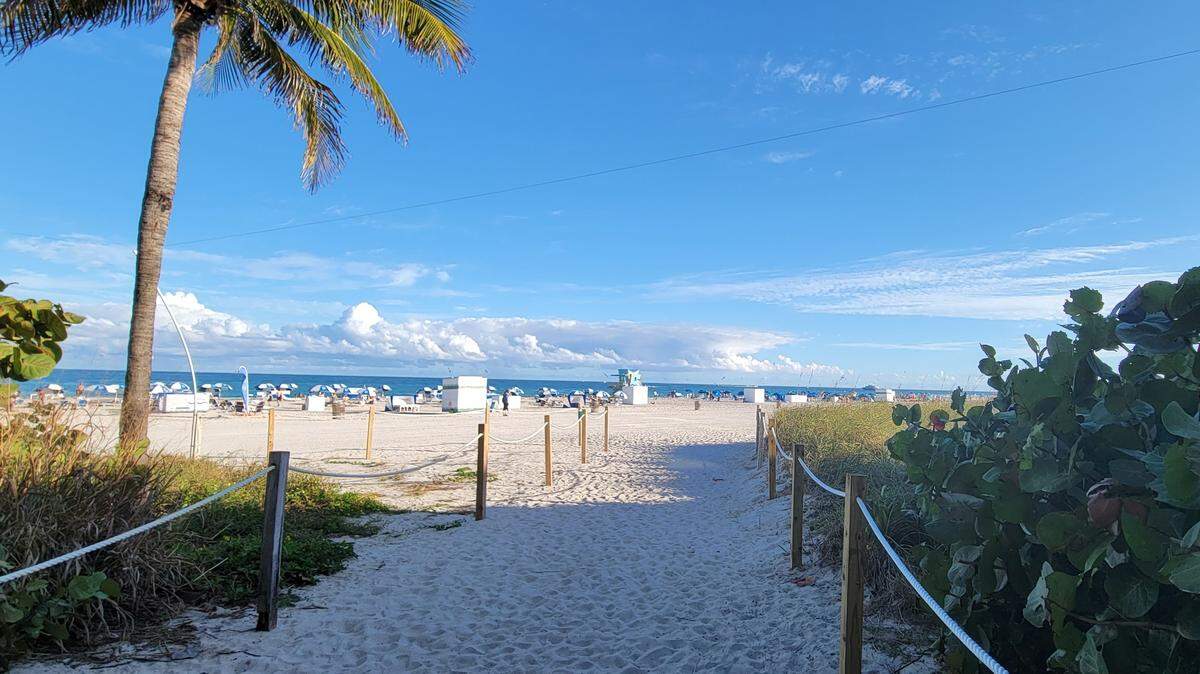 Un día de playa en Miami Beach a la altura de la calle 14. Florencia Paz-El Nuevo Herald