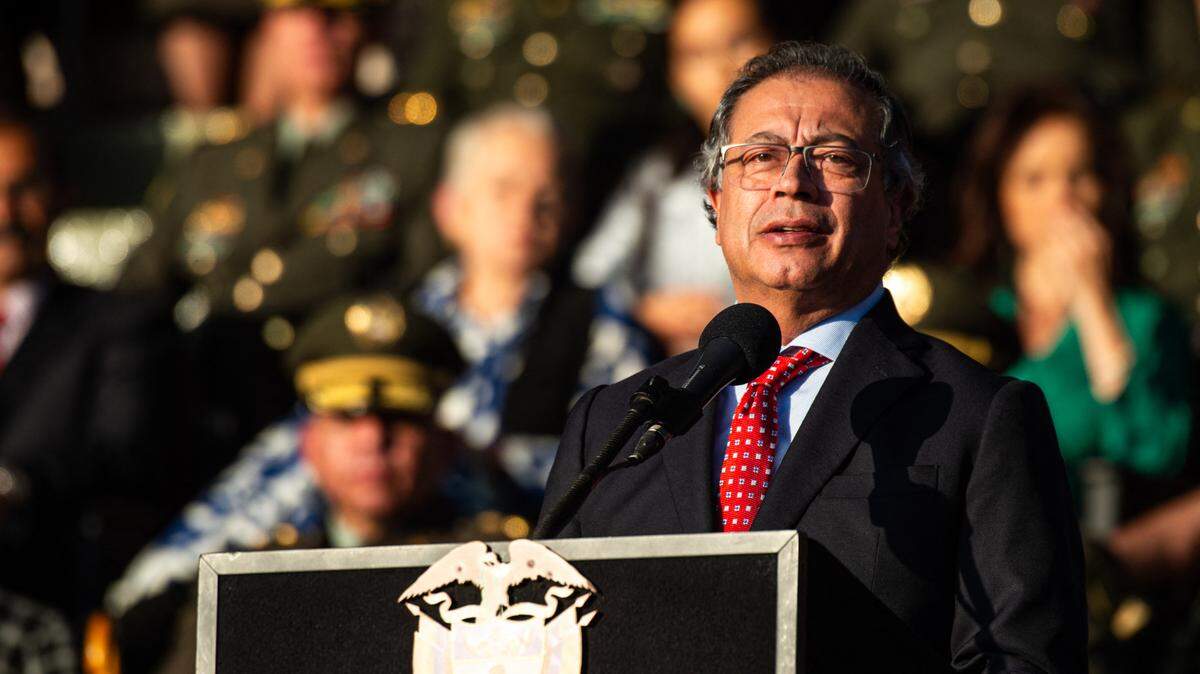 El presidente de Colombia, Gustavo Petro, da un discurso durante un acto de promoción de la Policía Nacional, el martes 25 de junio de 2024, en Bogotá.