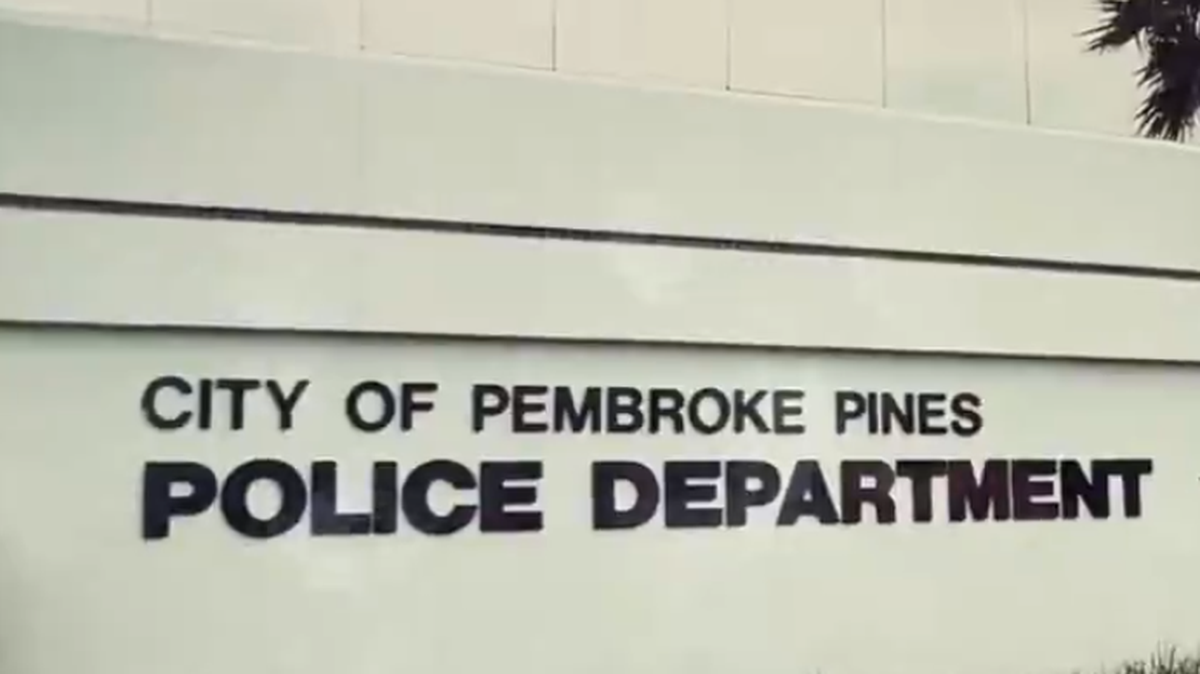 La policía de Pembrokes Pines recibió varios llamadas el miércoles 19 de febrero de 2025 antes de la medianoche reportando disparos en la zona de 12085 Pines Boulevard