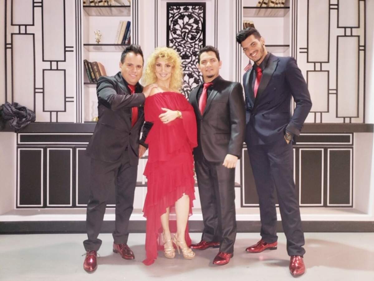 La Florida Chamber Orchestra dirigida por Marlene Urbay y el Miami Dade County Auditorium presentan una nueva edición de “Christmas Is in the Air”, anunciando la época más bella del año y con ella sus tradicionales canciones navideñas.
